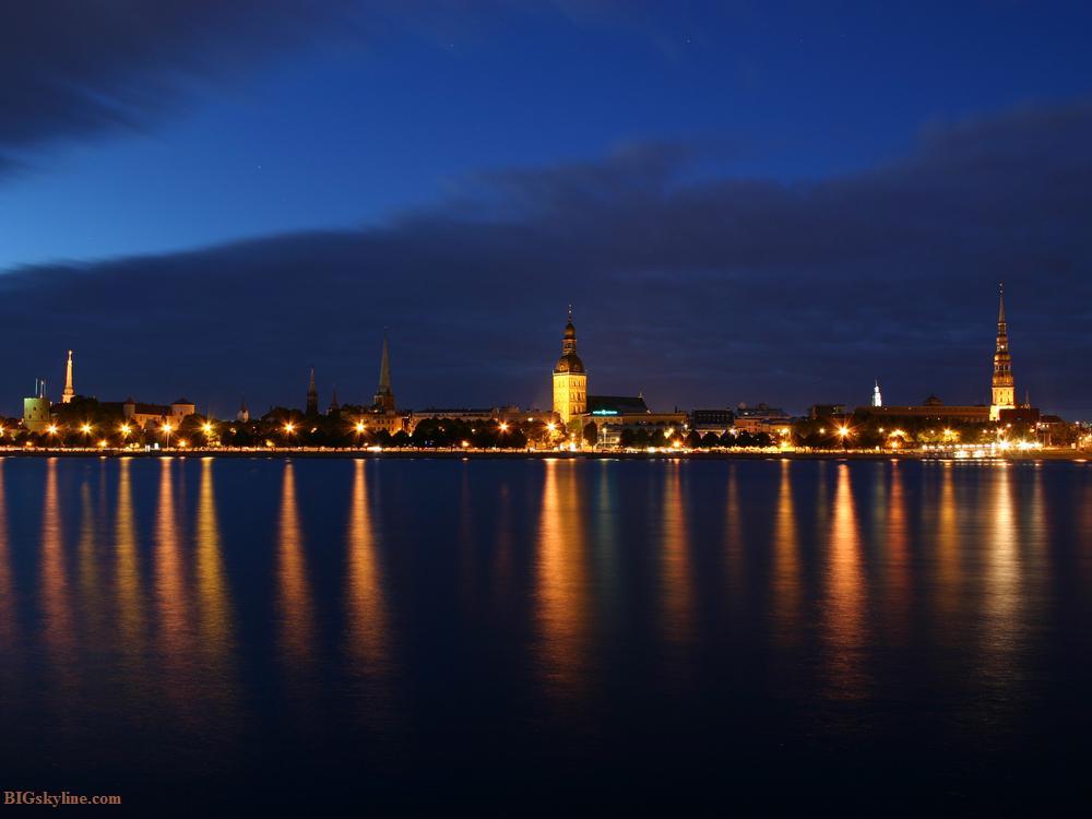 Picture of Riga at night in Lativia