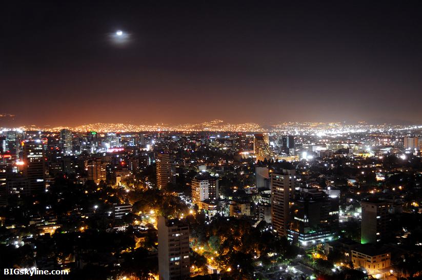 Photograph of Mexico City at night 